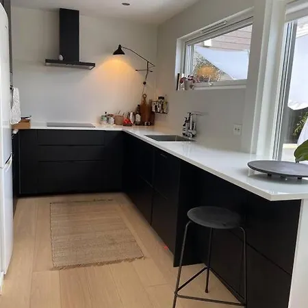 Apartman Vertikaldelt Tomannsbolig Til Leie
